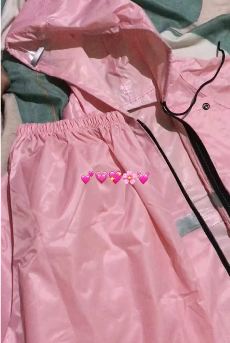 ANG CUTE!! 😙💓🌸 #raincoat #raincoats #raincoatforgirls #pinkraincoat #pink #raincoatforgirl #pink #pinkgirl #pinkgirls #pinkgirly #pinkaesthetic 