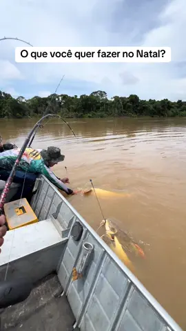 Eu to doido para pescar no Natal e você?  #pesca #pescaria #pescador #pescaesportiva #pescaeaportivabrasil #fishing #fish #sportfishing #fisherman #rioaraguaia #araguaia #luizalves #brasil #nature #natureza #landscapephotography #landscape #Outdoors #pescaecia #barco #pirarara 