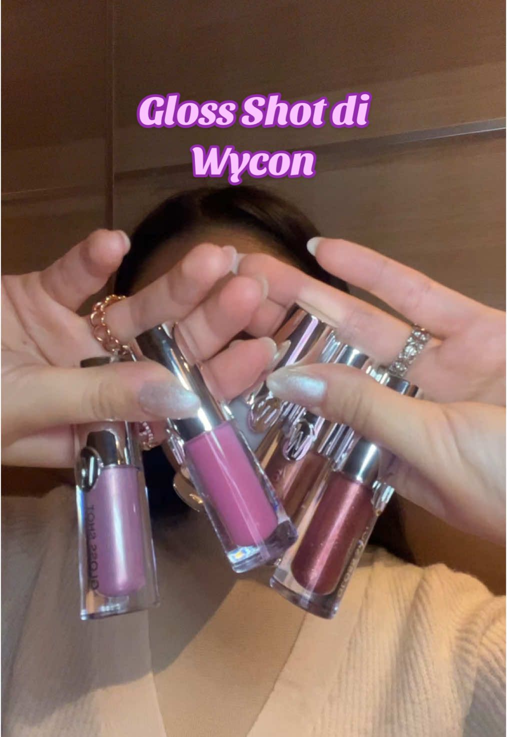 Testiamo insieme i gloss shot di @wyconcosmetics_official 🎀🫶🏽 #wyconcosmetics#glossshot#gloss#gift