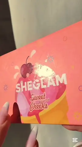 sheglam Palette, parece un helado de 3 sabores🎀😻🥰🥹 ya saben que amo Sheglam, les presento la Sweet Cheeks Palette♥️🤎🧡 @SHEGLAM #sheglam #viral2024 #productosnuevos #paletadesombras #helado #invierno #tonosrojizos #viral #CreateWithEffects #parati #fyp 