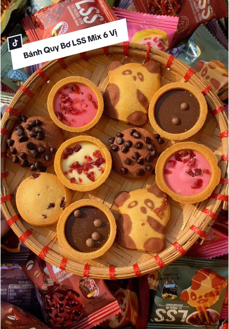 Tết này nhất định phải có bánh quy bơ mix vị này trong khay bánh kẹo tết nha, thơm ngon ít ngọt lắm luôn #khoaitay2k #AnCungTitok #reviewanngon #banhquylss #banhquynoidiatrung #banhkeotet #vtvcab 