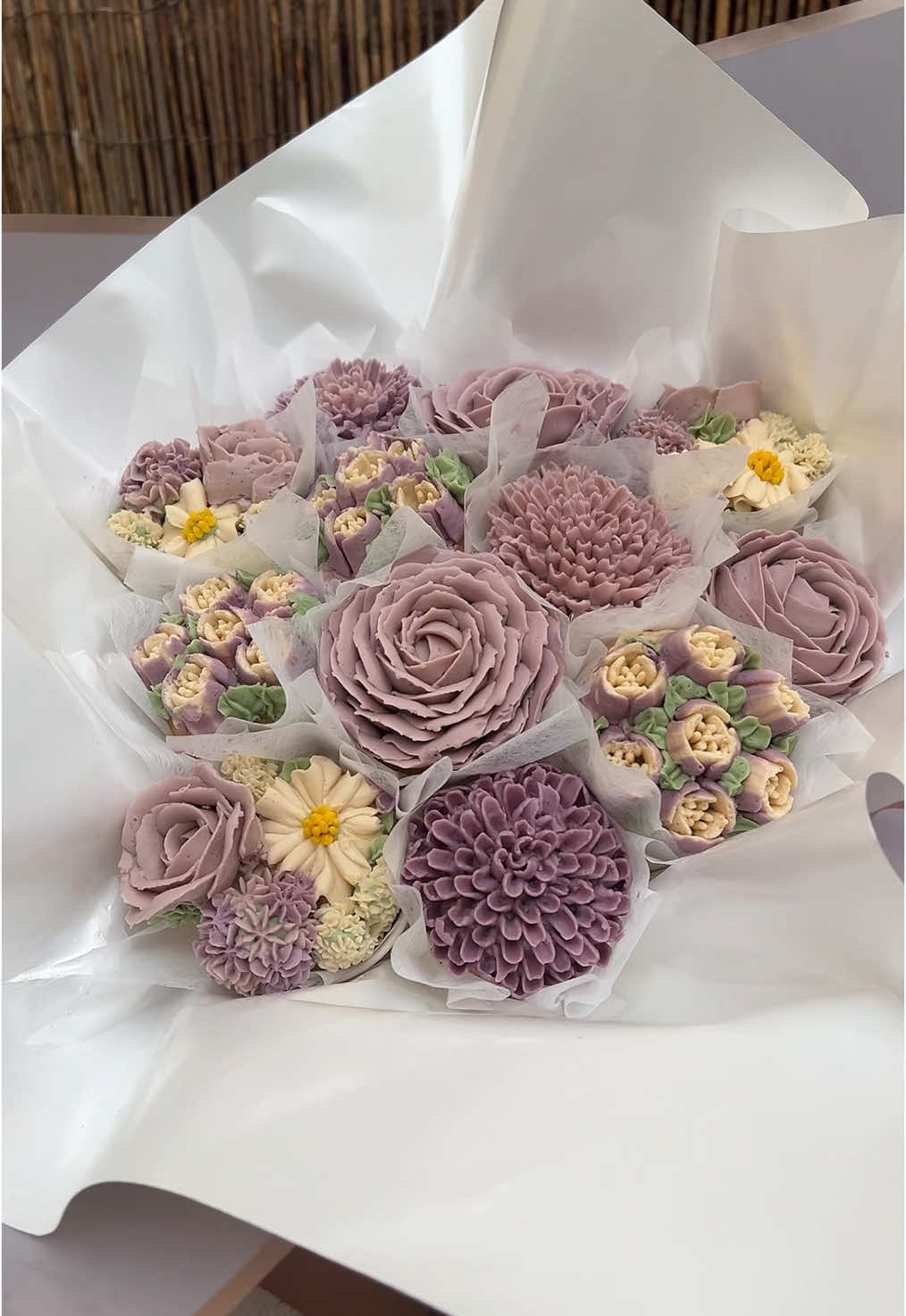 Offrez la douceur à ceux que vous aimez, un bouquet de cupcakes pour chaque occasion ! #bouqcakes #BouquetDeCupcakes #fyp 