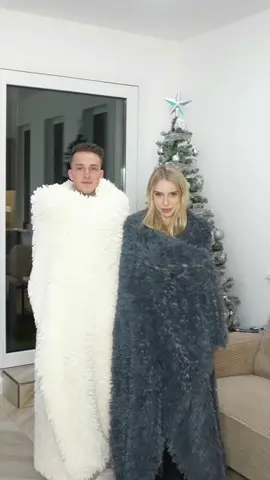 Christmas is coming soon🤍 #couple #fyp #foryoupage #nekedbe #nekedbelegyen #viral #neked #magyartiktok #nekedbee #fyppp #couplegoals @Mészáros Bende 