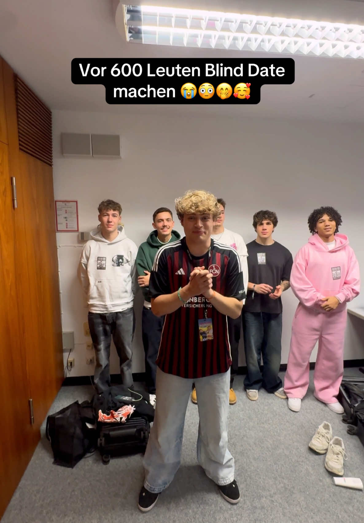 Dieser Suprise Act war für mich das Highlight der Tour😭🙏 #alphafemales#alphafemalestour#Nürnberg#blinddate @user8216326681843 @bendit @KGontheBeat @sina @eliannnayn @mateo 