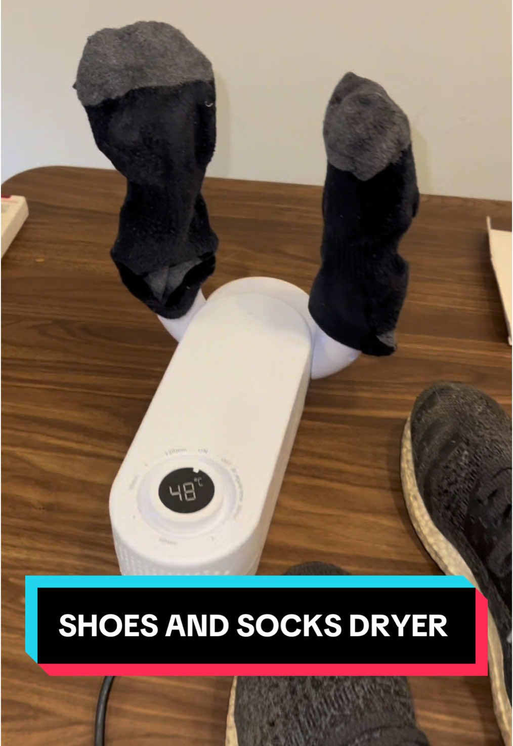 Would usually take at least a whole 24hrs to dry my shoes off properly 👟 #shoedryer #wetshoes #wetsocks #winterhack #tiktokshop 