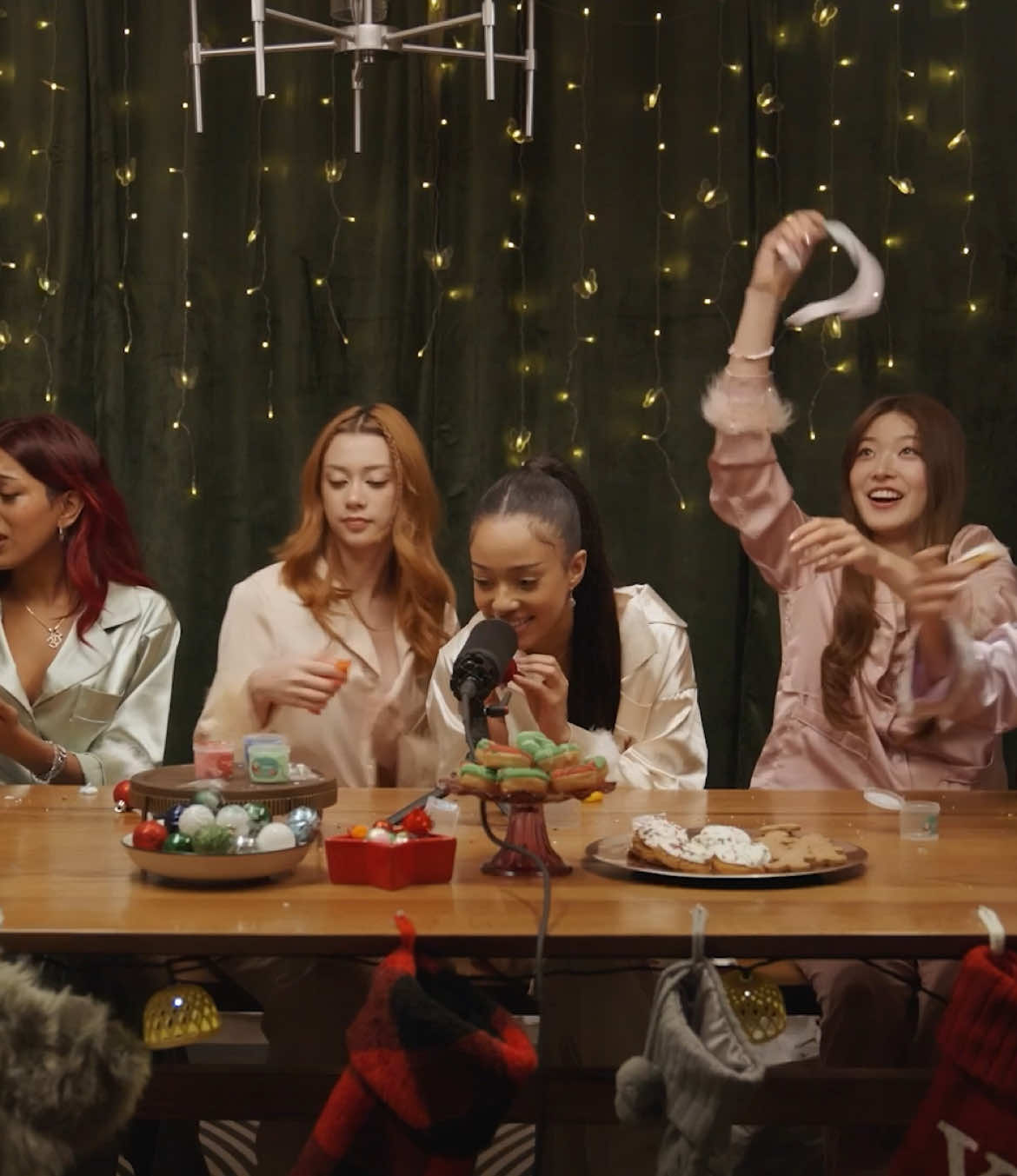 spreading the holiday cheer with KATSEYE 🎁❣️ watch ‘A KATSEYE Holiday Story’ on YouTube now! #KATSEYE