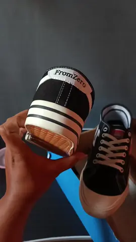 Lu pake sepatu ini ke sekolah auto paling kece wirr  #sepatusneakers #fromzero #sepatusekolah #rekomendasisepatu #sepatupria #belilokal 