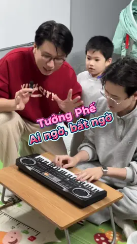 1 chiếc đàn piano 61 phím. Đàn Piano cho bé- Đàn điện tử Keyboard 61 Phím Tặng Mic #ongchugia #review #piano #danchobe #danpianochobe 