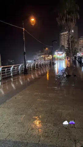 .🌨️☔ . . . . . . . . . #winter  #rian  #بيروت #روشة_الرملة_البيضا_بيروت_لبنان  #ليل 
