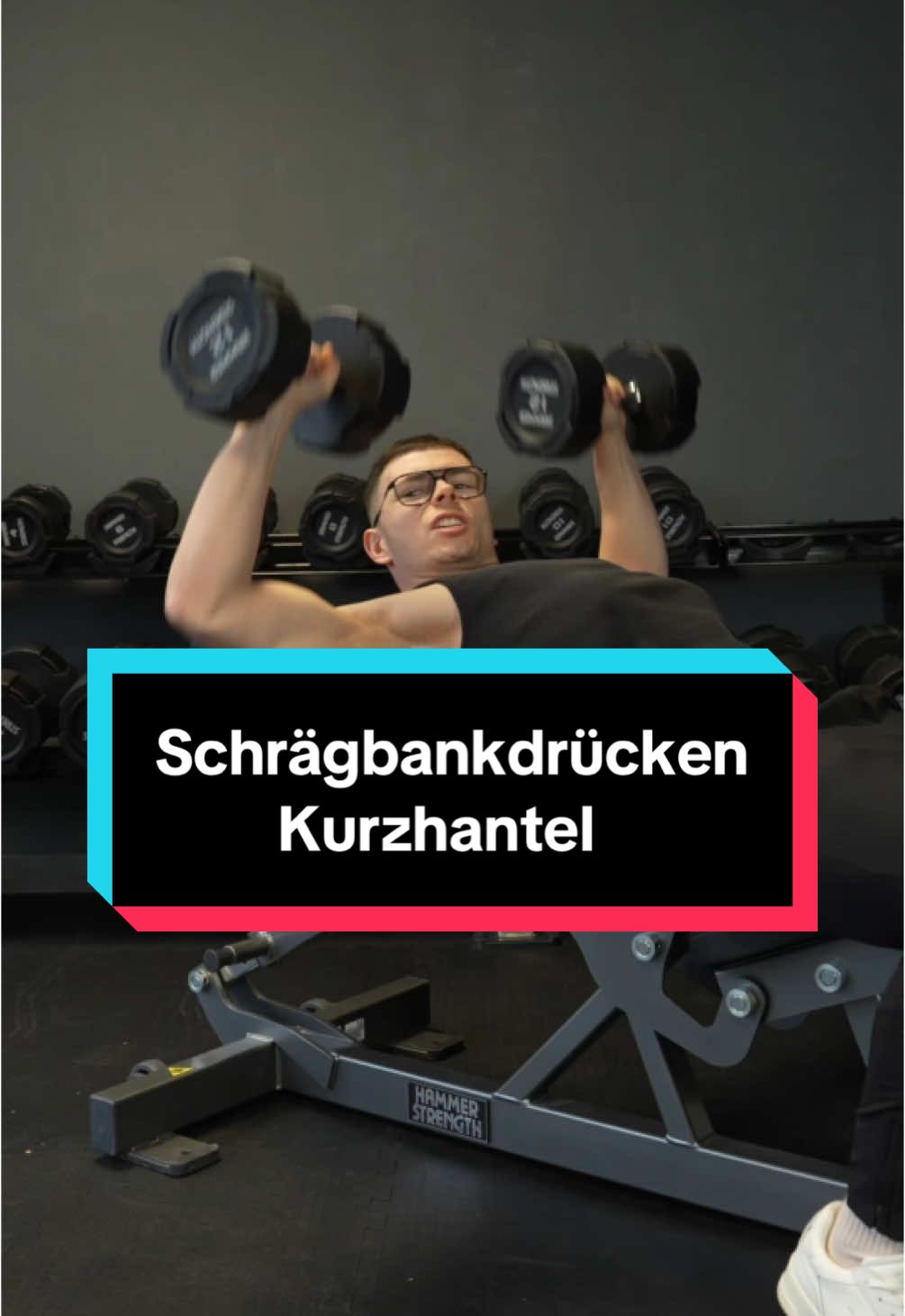 Schrägbankdrücken mut Kurzhanteln für die obere Brust💪 #Fitness #gym #workout #training #brustmuskeln #GymTok 