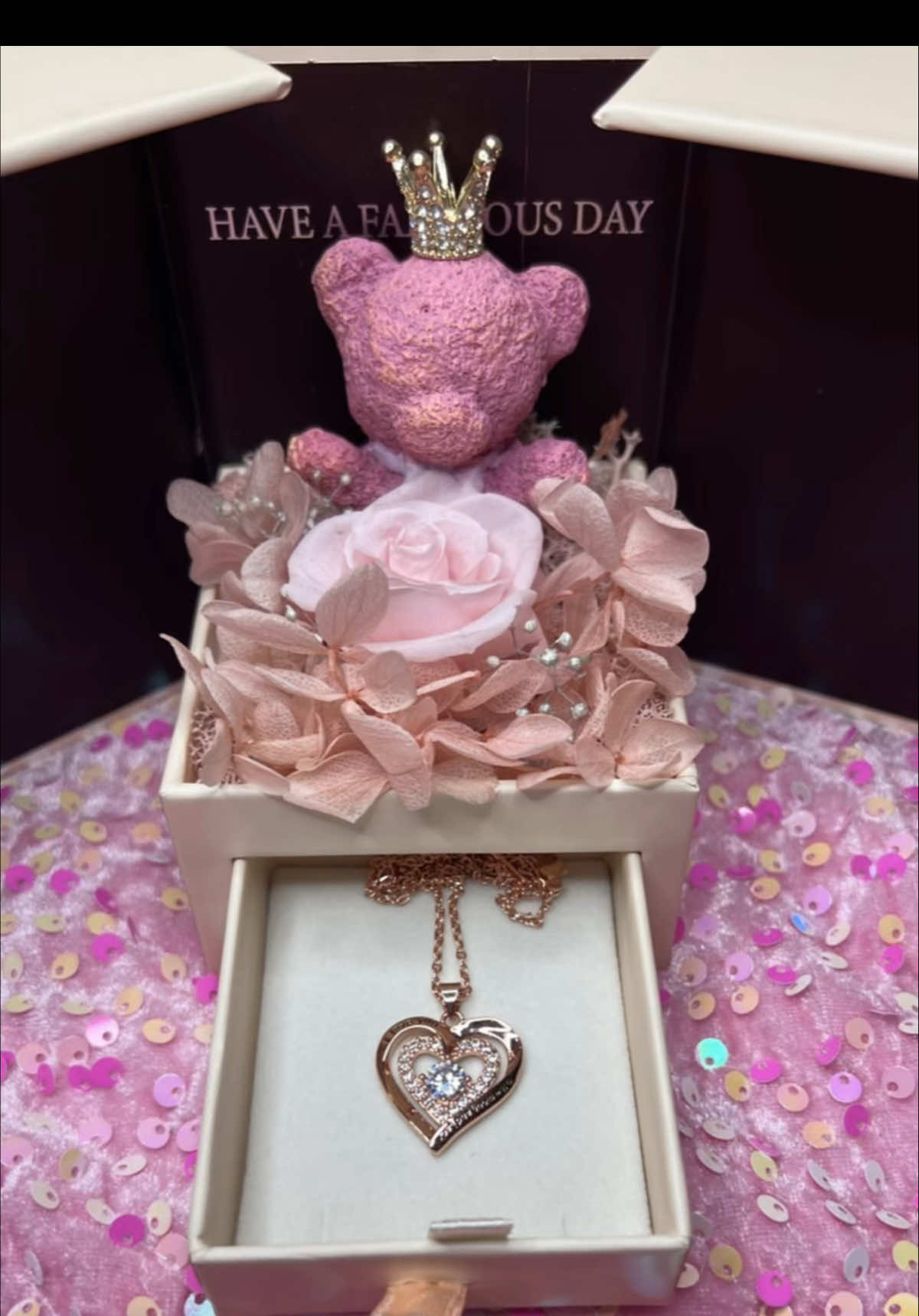 Such a cute gift 💖 #fyp #gift #foryouu #necklace #jewelry #giftsforher #jewelryforher 
