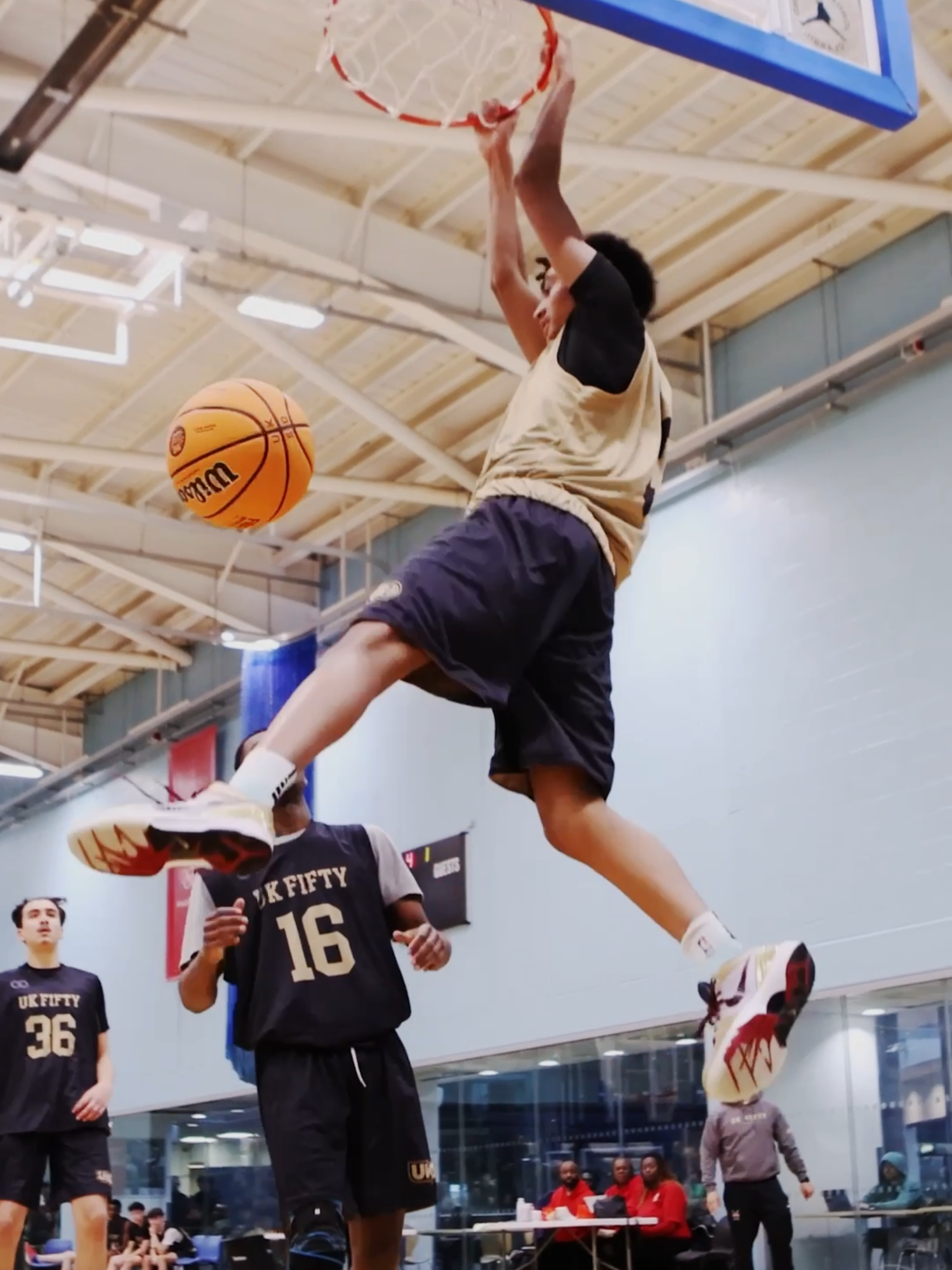 Defying gravity, one rim at a time. 🚀💥 #UK50 #UK50basketball #UK50Showcase #BritishBasketball #NBL2425