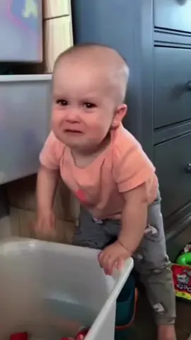 #CapCut #cryingbaby #pleasemom #iwantthis #iwantit #momtok #MomsofTikTok 