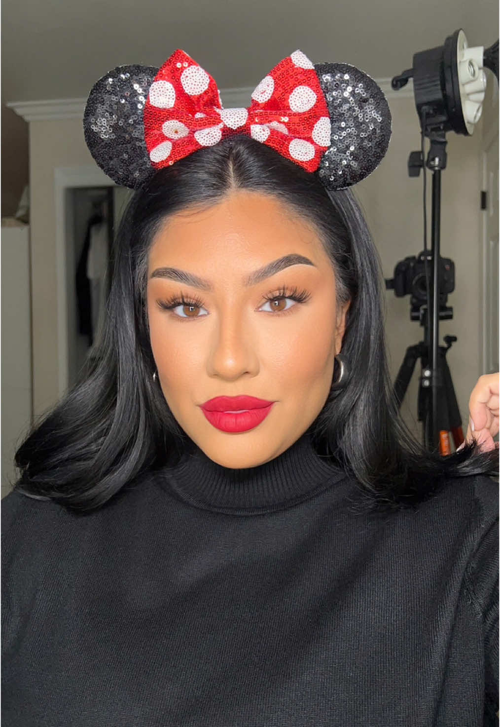 GRWM for Disneyland! Tysm @ArdellBeauty  #grwm #disneyland #disneylandcalifornia #disney #makeup #makeuptutorial 