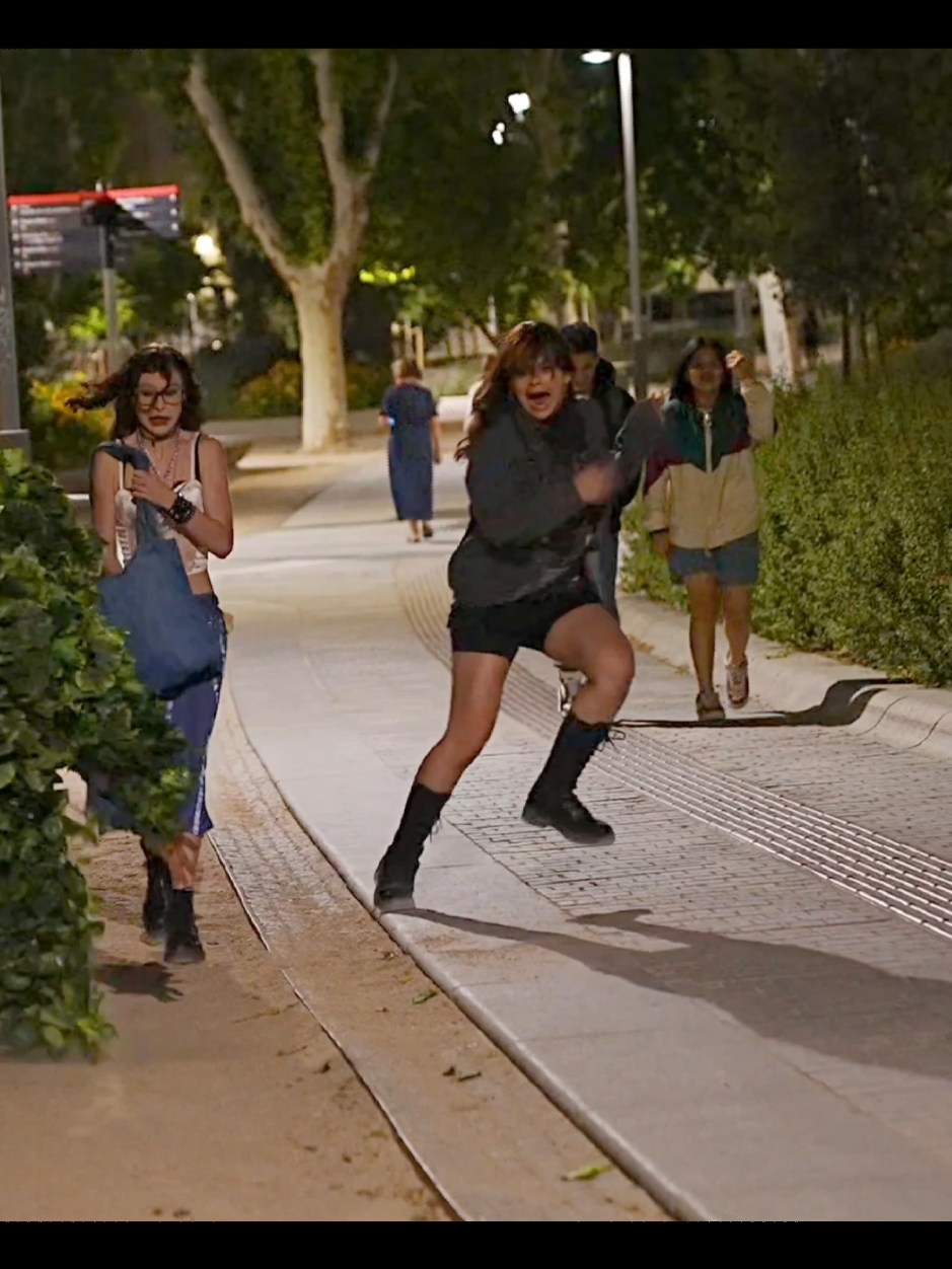 🤯🤯🤯🤣 #broma #prank #bushmanprank #hombrearbusto #pranks #bushman #scare #funnymemes #funnyvideos 