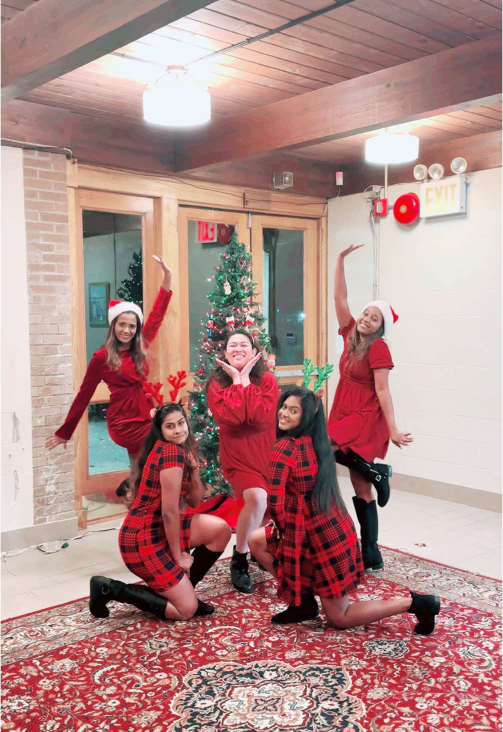 Merry Christmas everybody 🎄❤️🎁🎄❤️🎁🎄 #christmas2024  @Ariannagrande  @Dinithi Nathaliya @@Dahami_Waas @Madusha Wijesinghe @nadeesha85 @Vindya Hettiarachchi ictive #merrychristmaseverybody #christmas #2024 #christmasdance #arianagrande #lastchristmas #christmassongs #christmasreels #christmastiktok #mostbeautifultimeoftheyear #chrristmastime