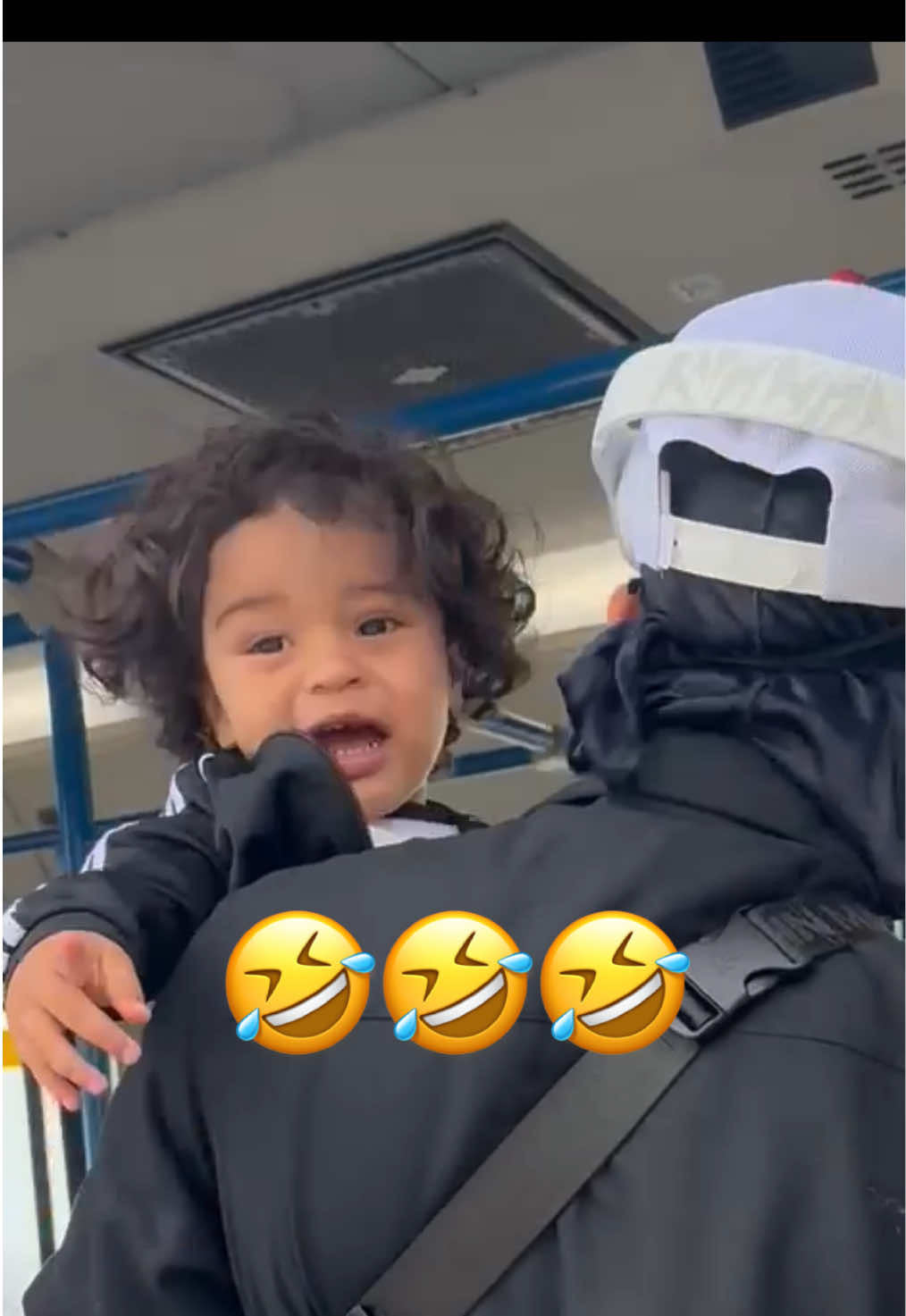 Que isso mãe, um filme? 😅❤️ #familia #viagem #raphinha #casal 