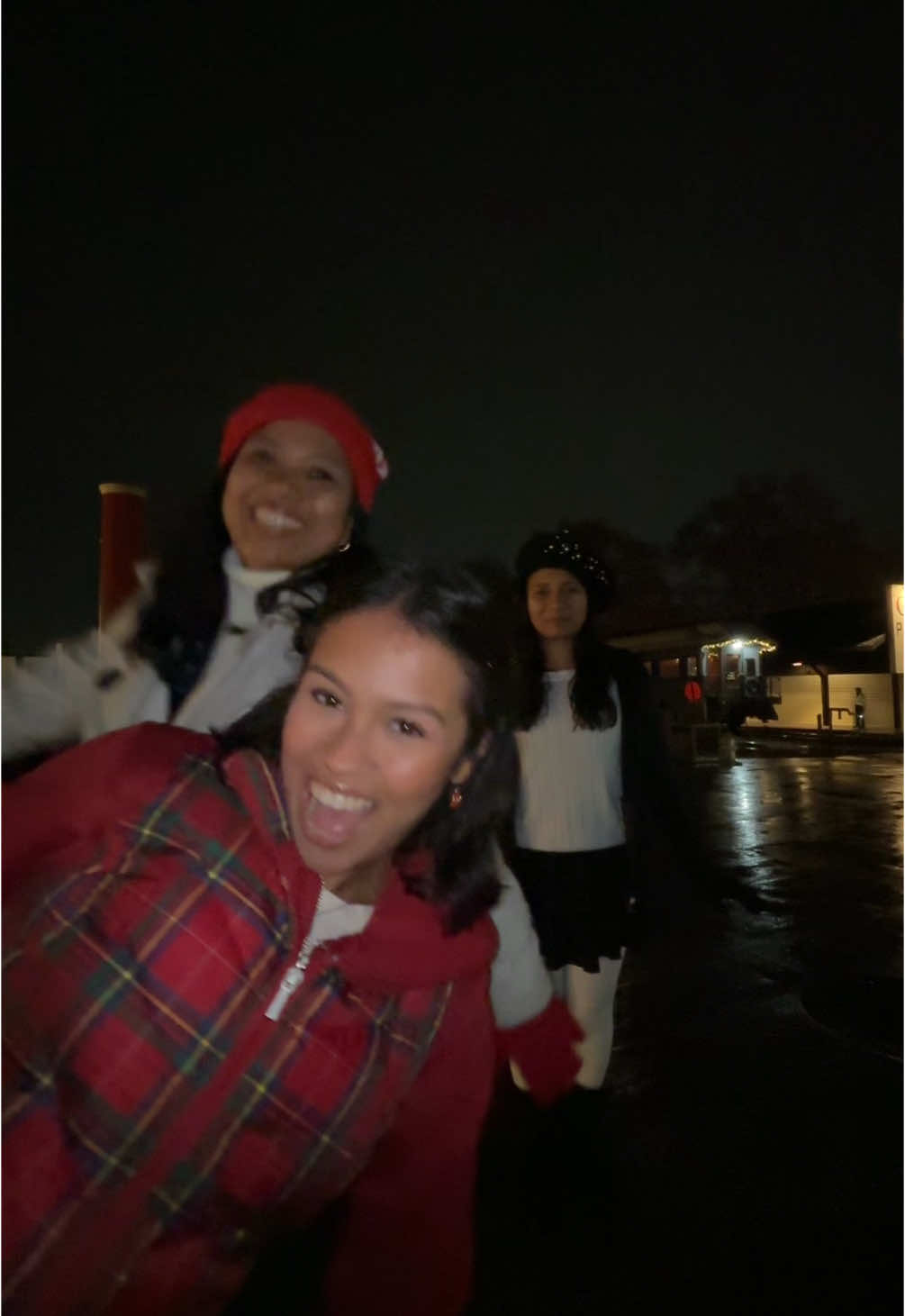 Familia out for the night 🎅🏽