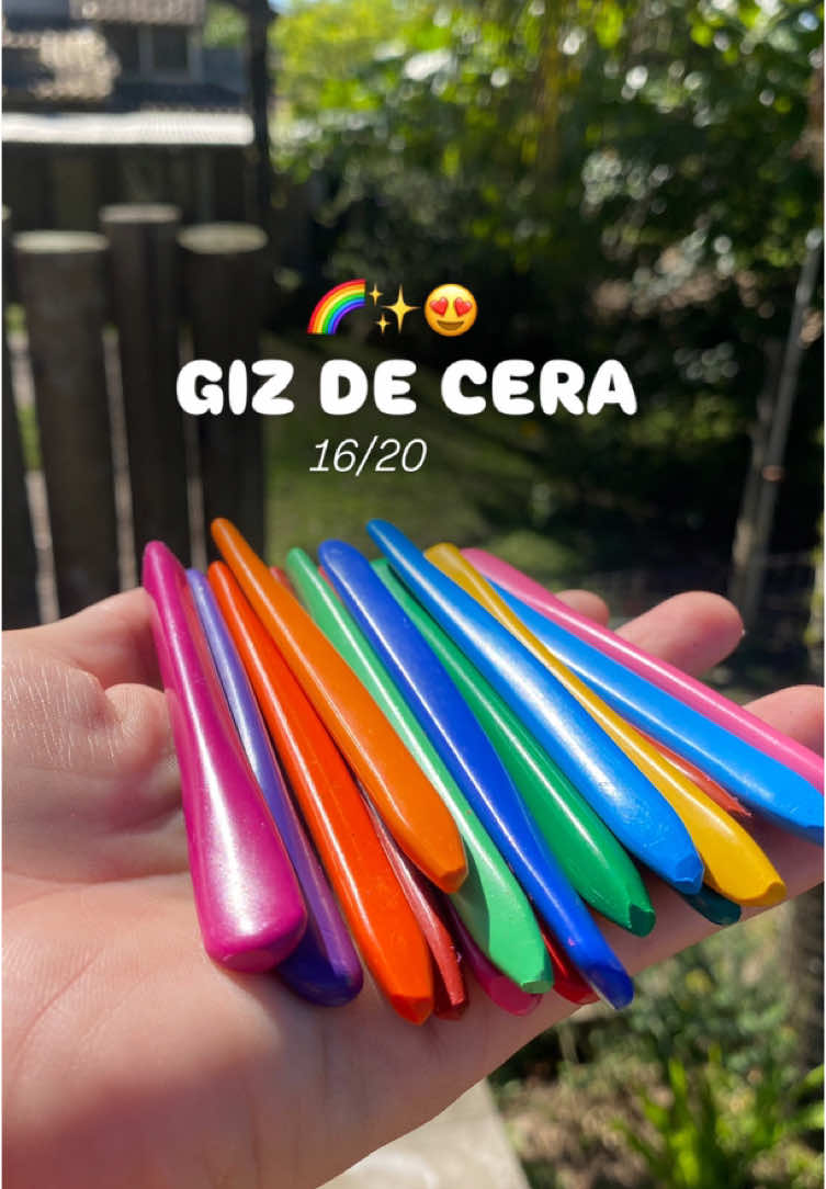 Para ajudar na lista de material escolar👏🏻✨🥰 siga o perfil e compartilhe com as maes este vídeo 🌈😍😍😍#maternidadereal #brinquedoseducativos #maedetres #materialescolar #papelaria 