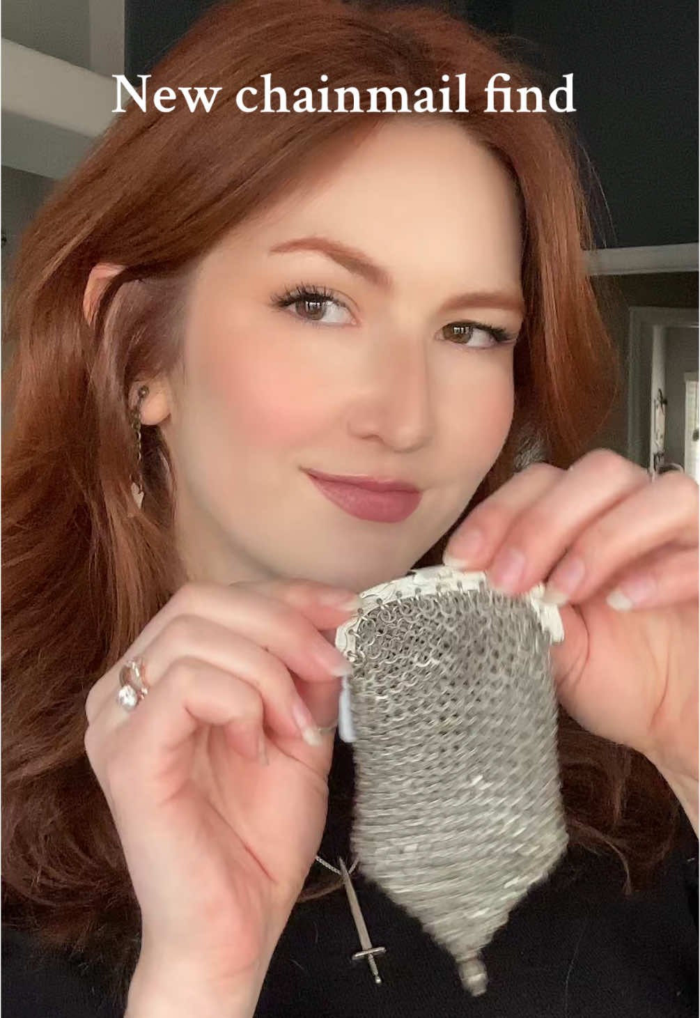 Since I make all of my own chainmail pieces I rarely buy anything premade, but I couldn’t pass up this gorgeous little antique coin purse 😍