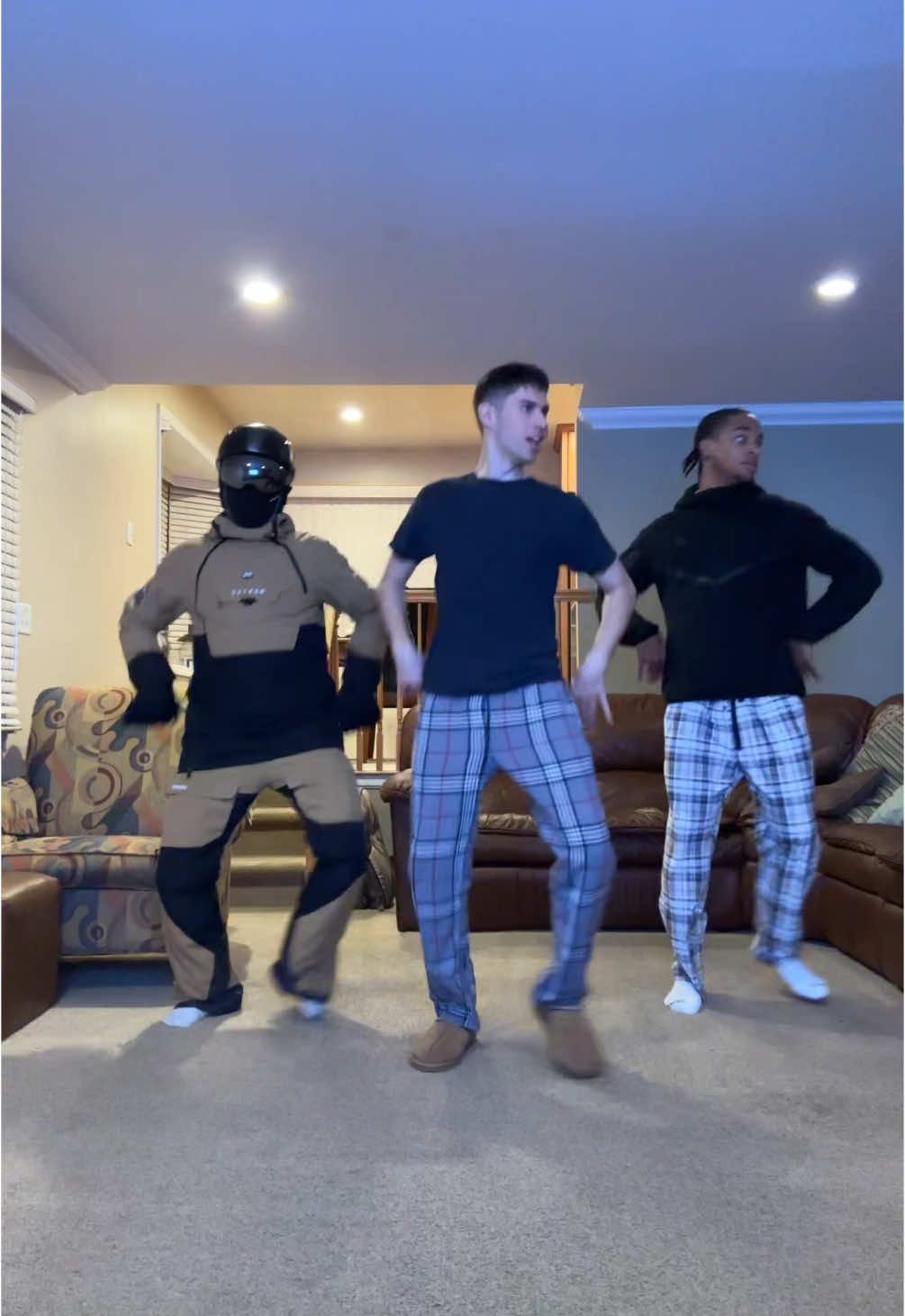 Had to hit this with the guys 😂🔥🔥 ( @skiguy & @Jean-Victor ) #jerseyyjoe #jersey #trend #viral #fyp 