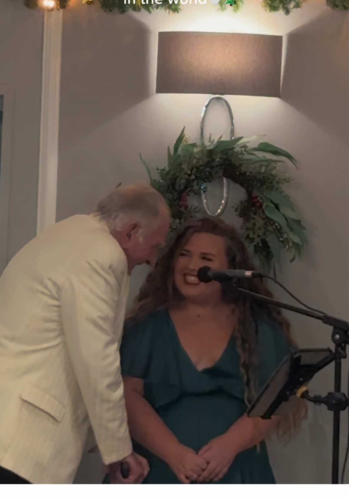 So cute when he forgets the words😂🥹 #grandad #christmas #whitechristmas #singing 