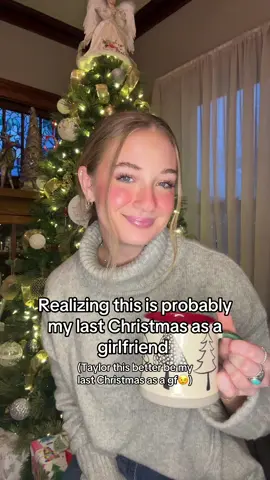 ALL I WANT FOR CHRISTMAS🎶 #proposal #engaged #engagement #girlfriend #boyfriend #funny #christmas 