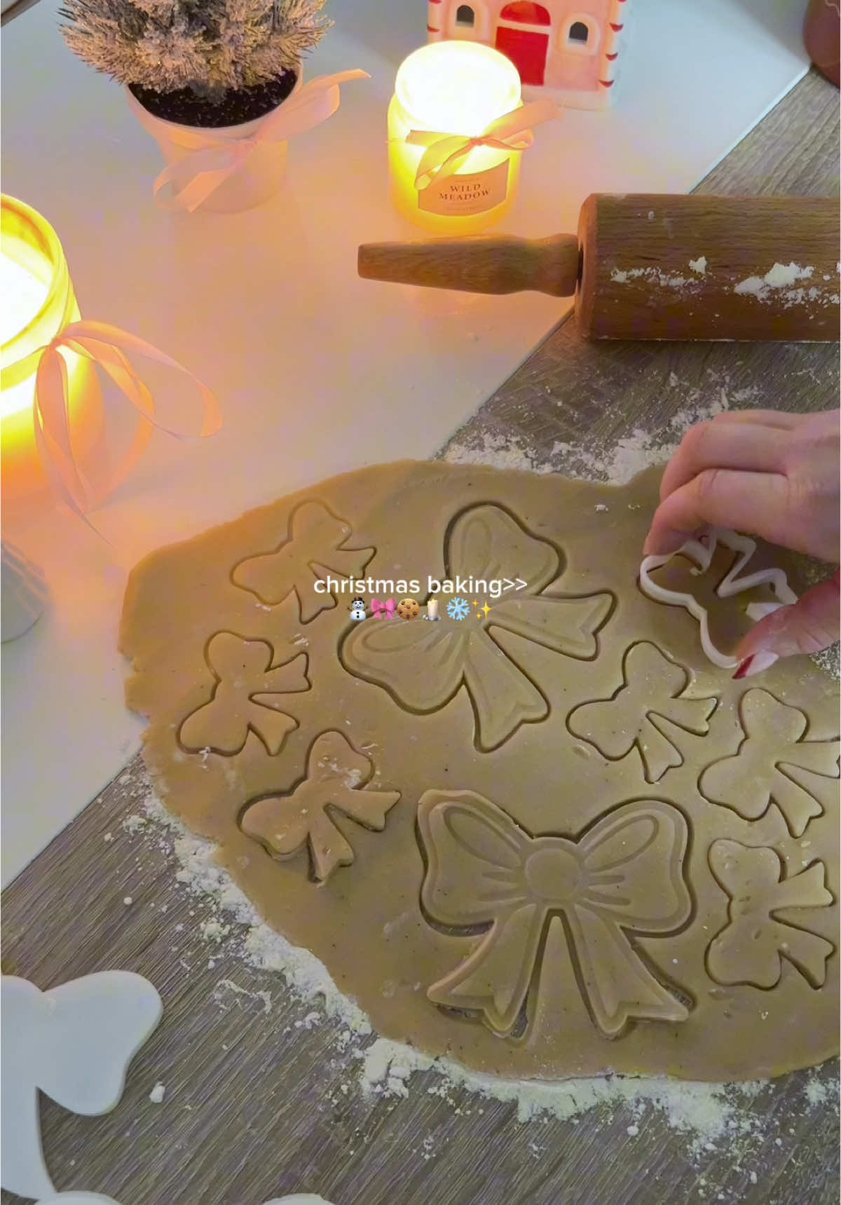 christmas baking is my therapy!!🍪🎀✨ #christmas #baking #cookies #winter #christmasbaking #sugarcookies #christmascookies #december #christmasvibes #imalination #aesthetic #cleangirl #routine #girly #thatgirl #vanillagirl #fyp #viral #vibes #cute #girl #Vlog #girlygirl #fashion #beauty #softgirl