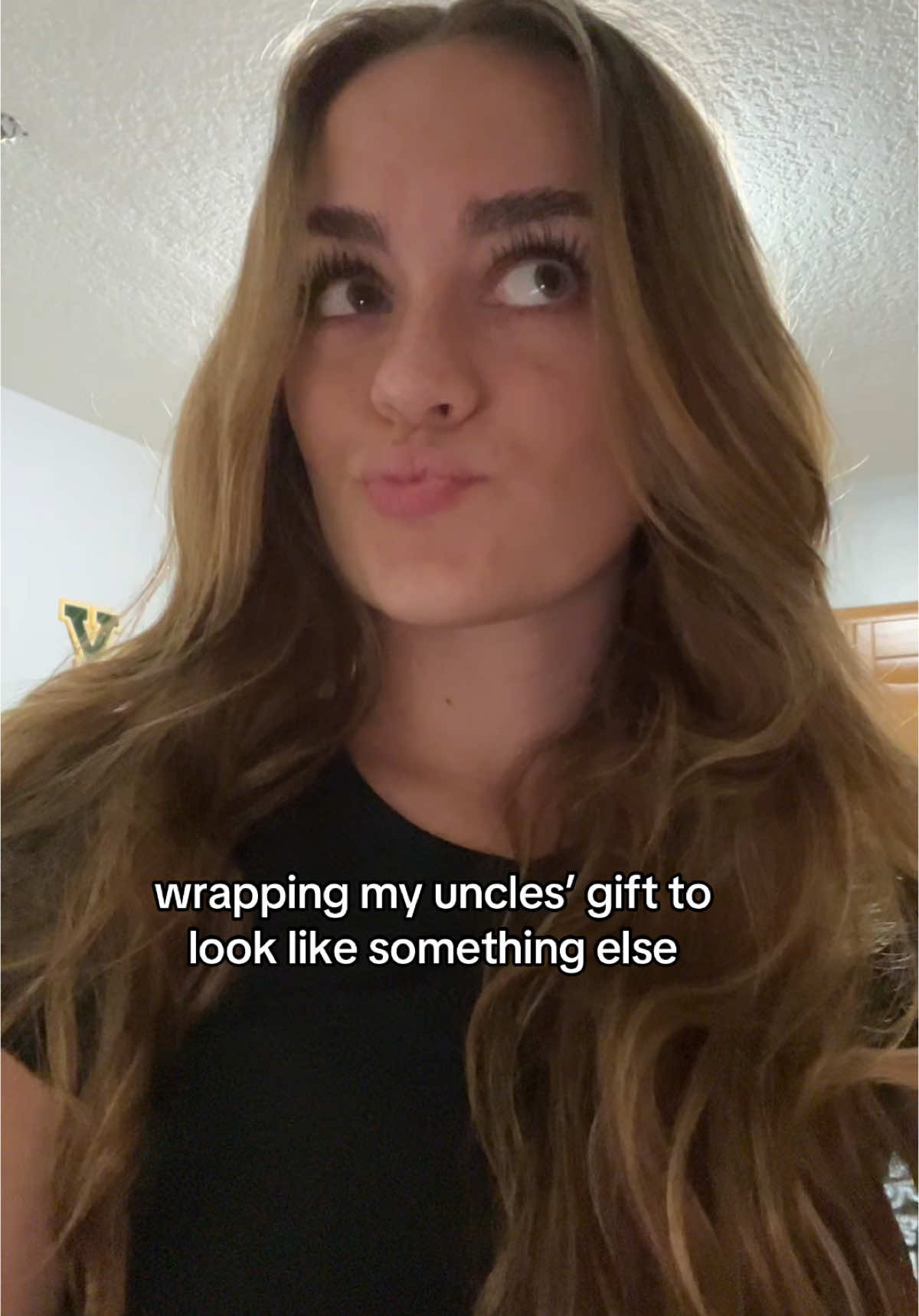 wonder what i’ll do next year hehe #christmas #gift #lol #funny #fyp #foryoupage #holidays #wrapped #secretaccount #haha #joke #giftwrapping 