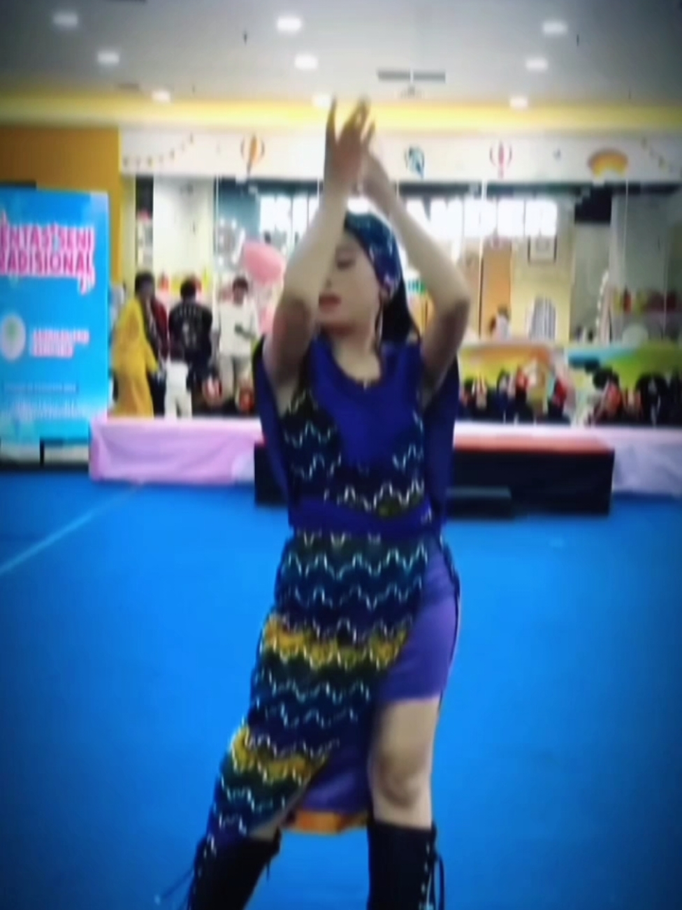 #JJCapCut #CapCut Purple #model  #modelfay  #fashionshow 