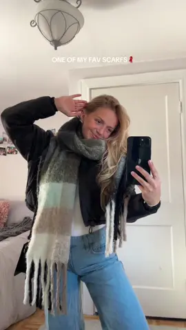 sooo comf I ❤️ it!! #foryoupage #collegelife #outfitinspo #OOTD #haultok #trending #fyp #scarftutorial #scarfstyles #winterfashion #holidayseason 