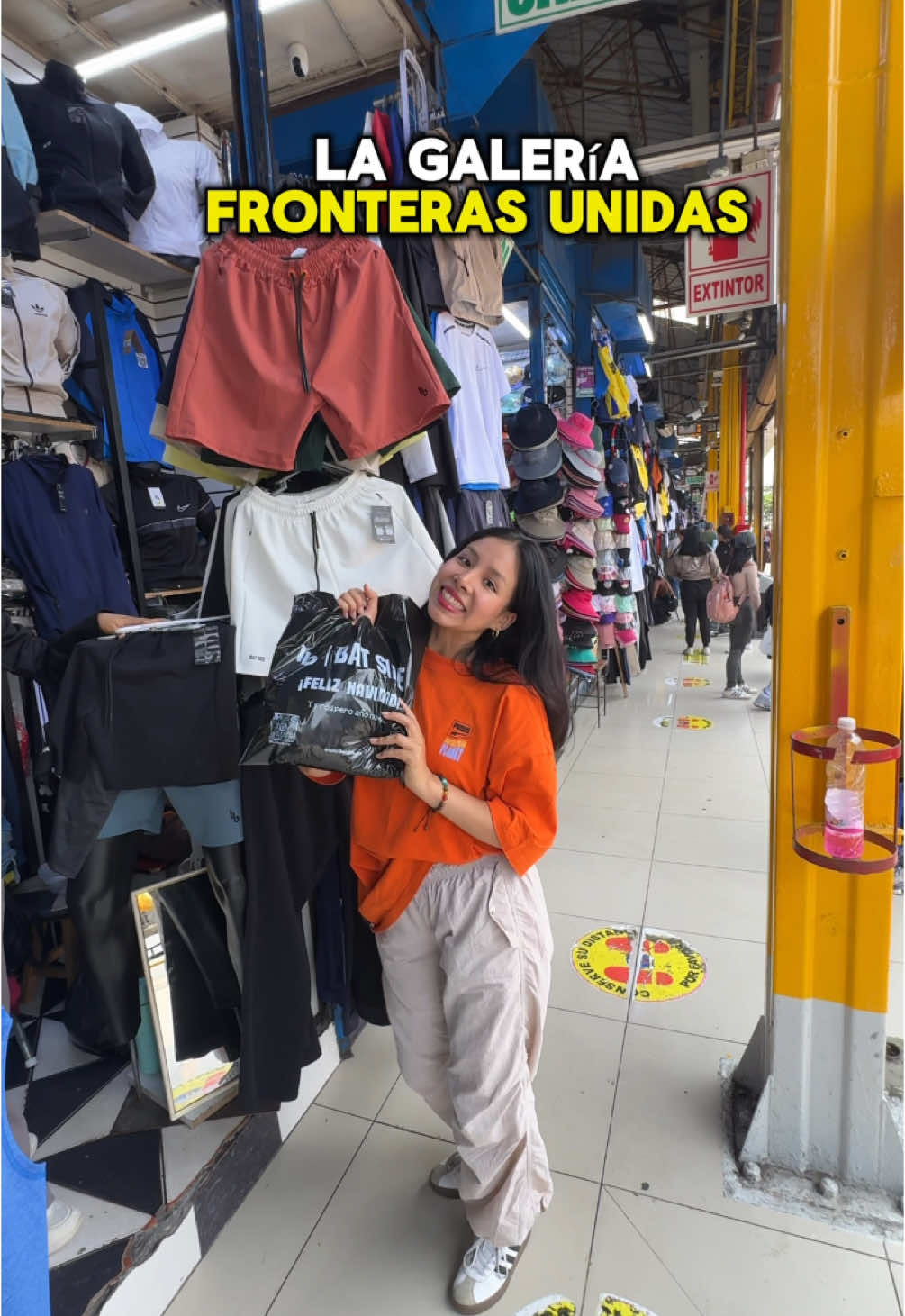 Y tú ¿ya tienes el regalo para tu amigo secreto?👀 Visitanos!! 🙌🏻🌟  #viralvideo #fyp #limaperu #videoviral #gamarramayorista #ropadegym #ropadeportiva #batside #emprendimientoperuano #centrodelima #viraltiktokvideo #ugccreator #gymrat #activewear 
