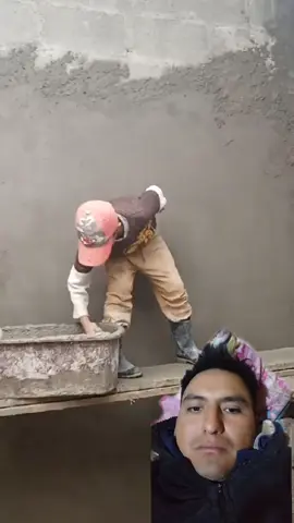 niño albañil es la representación de la superación personal demostrando que cuando se puede se puede feliz navidad a todos los trabajadores de la construcción 