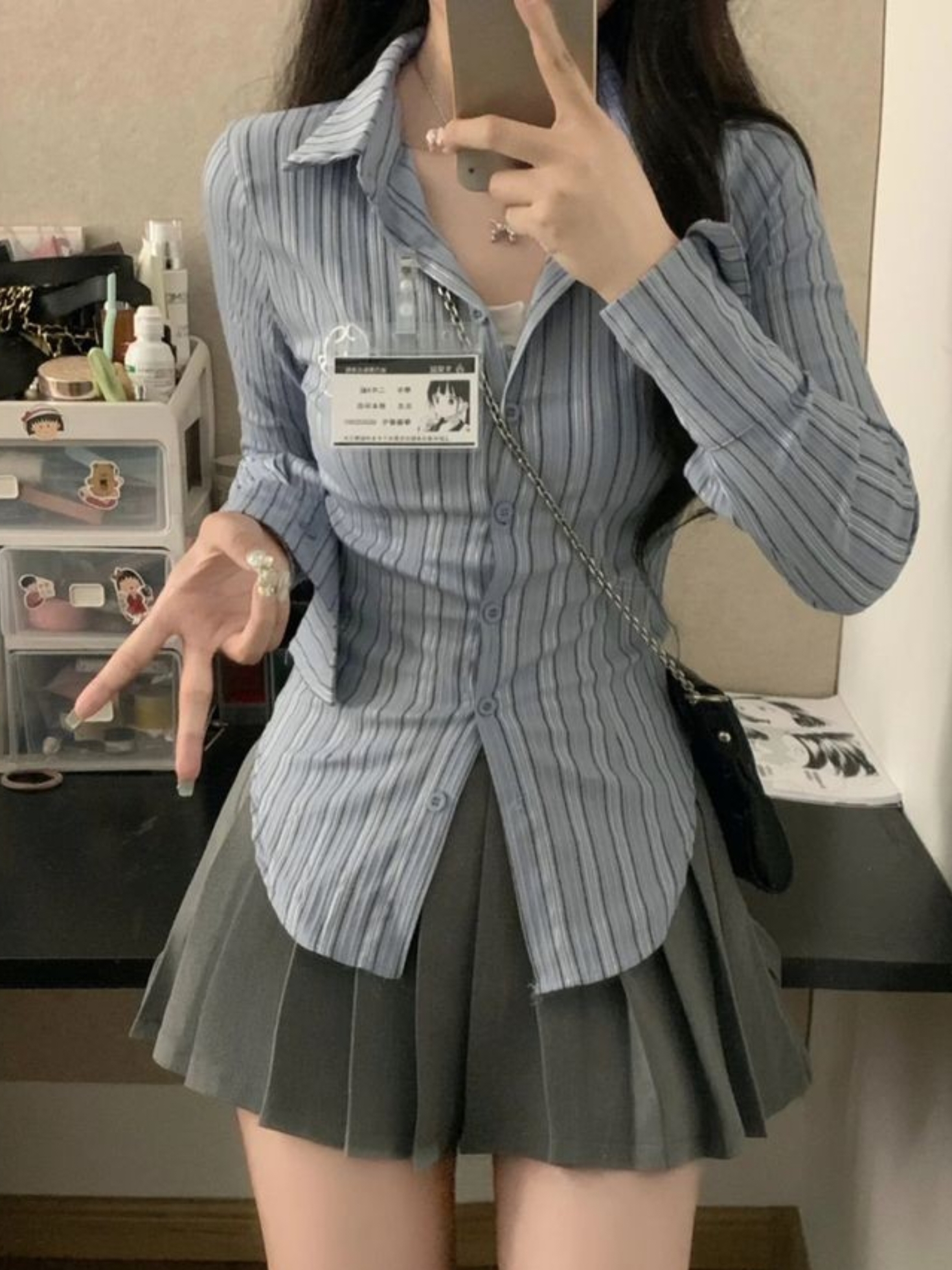 the outfit is🔥 #longsleeve #poloshirt ##schooloutfit #fitcheck #titaoutfit #fyp #foryou #OOTD #fashion #schoolfriendly #strippedpolo #polotop #strippedpolo #trending 