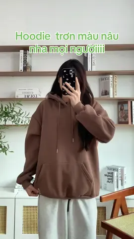 Lên riêng 1 chiếc video màu nâu cho mọi người xem em nó nhaaa!!! Hoodie trơn nhà mình về đủ màu rùi nha #meetea #tiktokshop #xuhuong #hoodie 