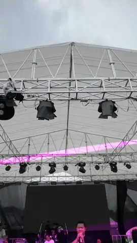 CILEDUG CIREBON Cek sound.. Cek sound yuhhu  Kalo mendung belum tentu hujan, kalo sudah foto bareng belum tentu diposting “ucap pemuda kala itu” #Dennycaknan #dcproduction #dcmusik #dclive #dangdut #reel 