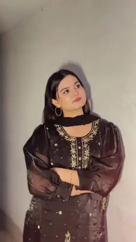 Muskra dete he 🥺 #viral #trending #inshawarsi #inshapoetry 