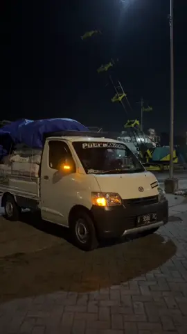 pengiriman langsung di pelabuhan kalimas surabaya .  yang butuh carteran pickup sudah include bbm,supir dan helper bisa langsung dm atau cek wa di bio  Dijamin murah meriah paboss 🥰🥰  #suroboyoan #surabayatiktok #surabaya24jam #carteranpickupsurabaya #pickupsurabaya #angkutindotcom #horetrans #mikdatransindonesia #grandmax 