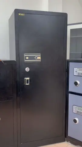 brankas tinggi 180 cm ini cocok bgt buat kamu yg punya banyak dokumen2 penting  #fyp #brankas 