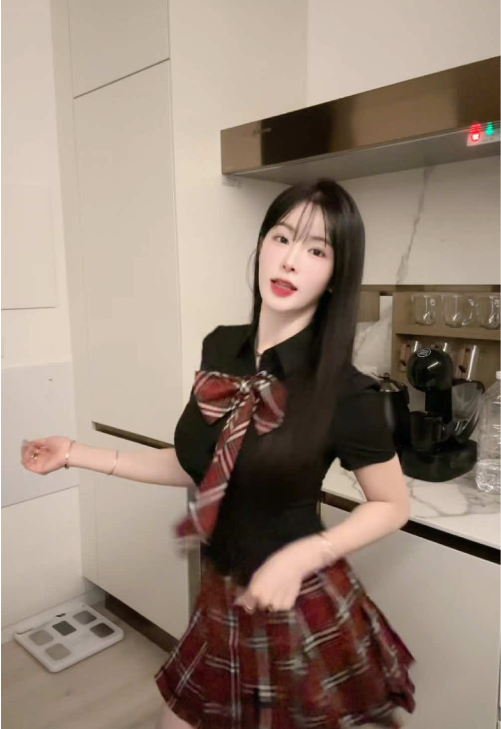 ถึงแม้การเต้นจะยากแต่เพลงเพราะดี 🤣