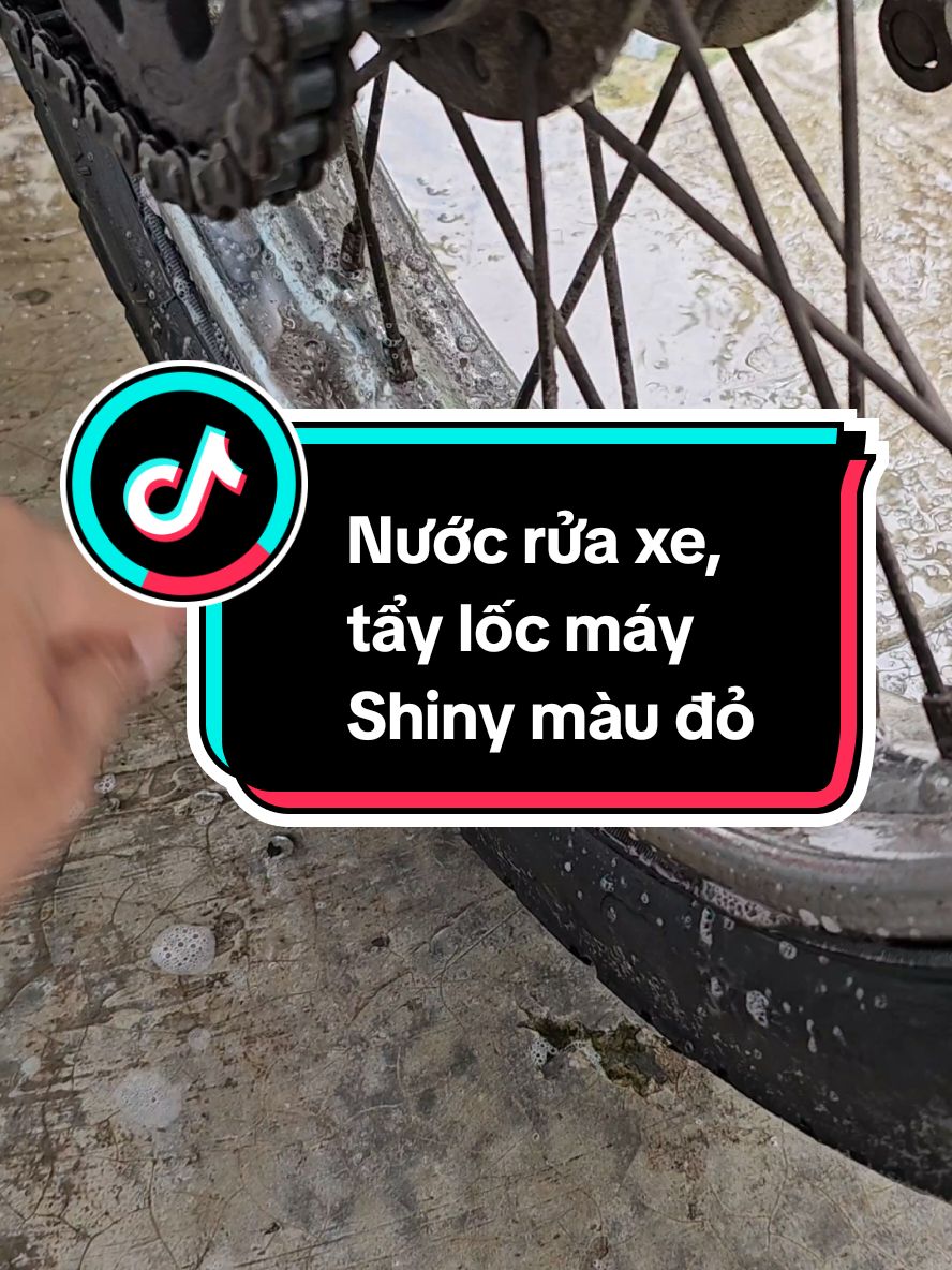 Nước rửa xe tẩy lốc máy Shiny màu đỏ 500ml. #nuoctaylocmay #nuocruaxe #nuoctayrisetlocxe #nuoctayrisetlocxe #nuocruaxe 