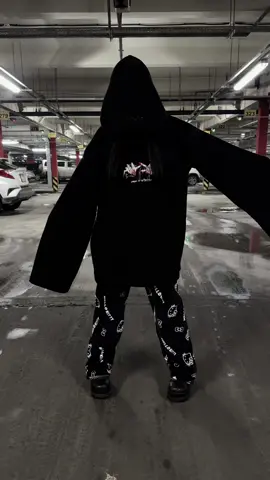 До конца! Худак можно заказать в ВК enemy in reflection по промокоду “NYAF” 5% скидки на все товары #mama_nyaf #enemyinreflection #вешалка #НЯ🎀 #легенда 