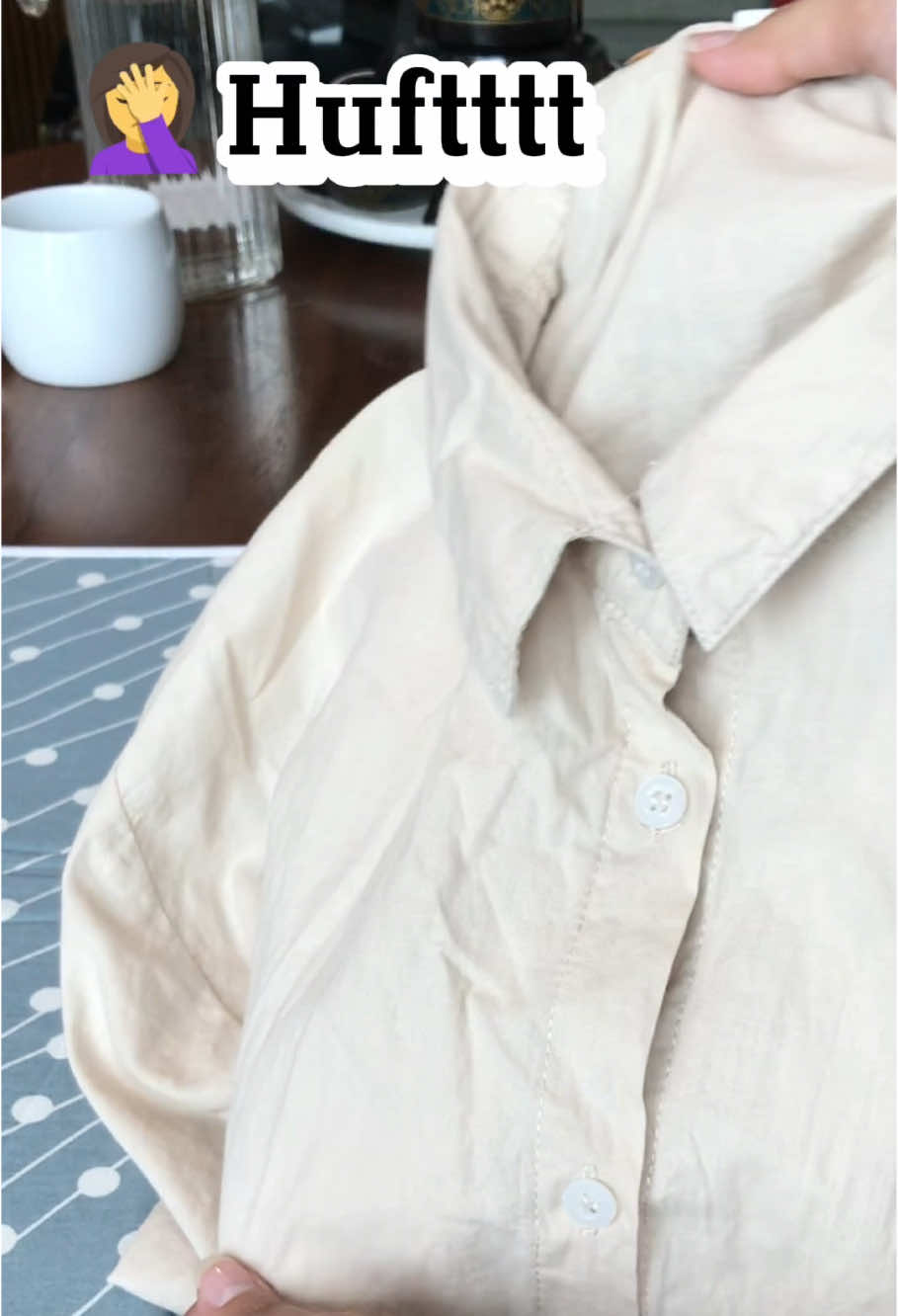 Lagi buru-buru padahal🥲 . . . Setrika mini buat traveling🤗 Asli ini kepake bangettt!! karna bisa dibawa kemana-mana…🥹🥺 cocok juga buat yg ngekost🥹 #fyp #fypdong #fypシ゚viral #fyppppppppppppppppppppppp #produkviral #setrikamini #setrikalistrik #setrikamurah #tipstravel #traveling #setrikaminitravel #setrika #produk #fypシ゚viral 