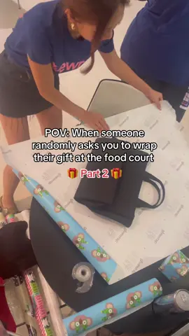 Unice Bolt (scissors + tape) to the rescue! 🏃🏿‍♀️🎁🫶🏻  @🌸Mama Unice🌸  @Christine Abadir  #LearnOnTikTok #holidays #christmas #christmastiktok #christmaswrapping #giftwrapping #trending #viraltiktok #fyp #fypシ #foryoupage #holidays #holidaycountdown #christmasvibes #holidaygiftguide #christmasgiftideas #giftwrappinghacks #tipsandtricks #giftideas #sydney #Australia 
