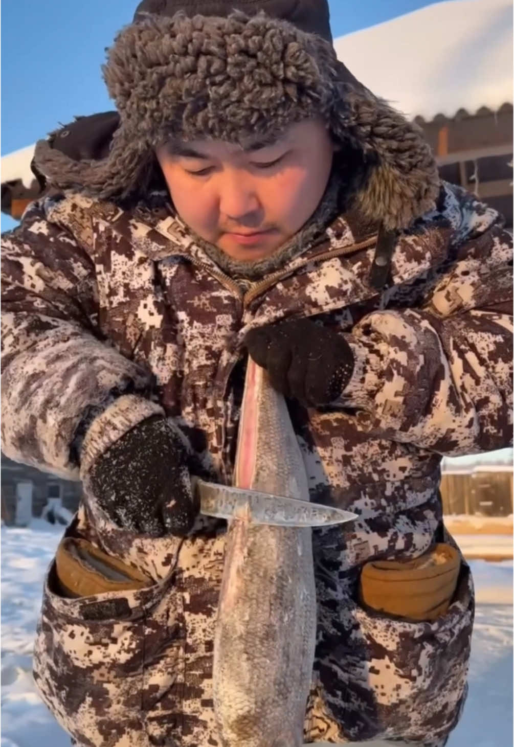 They do things a little differently in the Arctic 🥶
This is Stroganina and is a dish of the northern Russians and indigenous people of northern Arctic Siberia consisting of raw, thin, long-sliced frozen fish 🐟 #fyp #foryou #fish #fishing #food #foodporn 