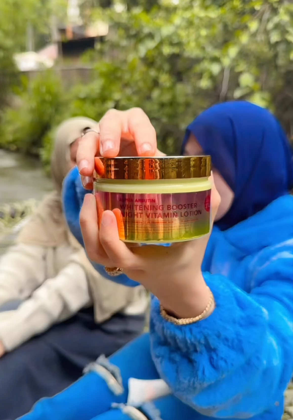 Boleh ko asal di timpa lagi pake lotion yang ada spfnya yah👌🏻👌🏻👌🏻 #lotion #lotiondosting #noerabyreisha #lotionviral #noerabeautybooster #holiday #wibgajian #yearendsale 