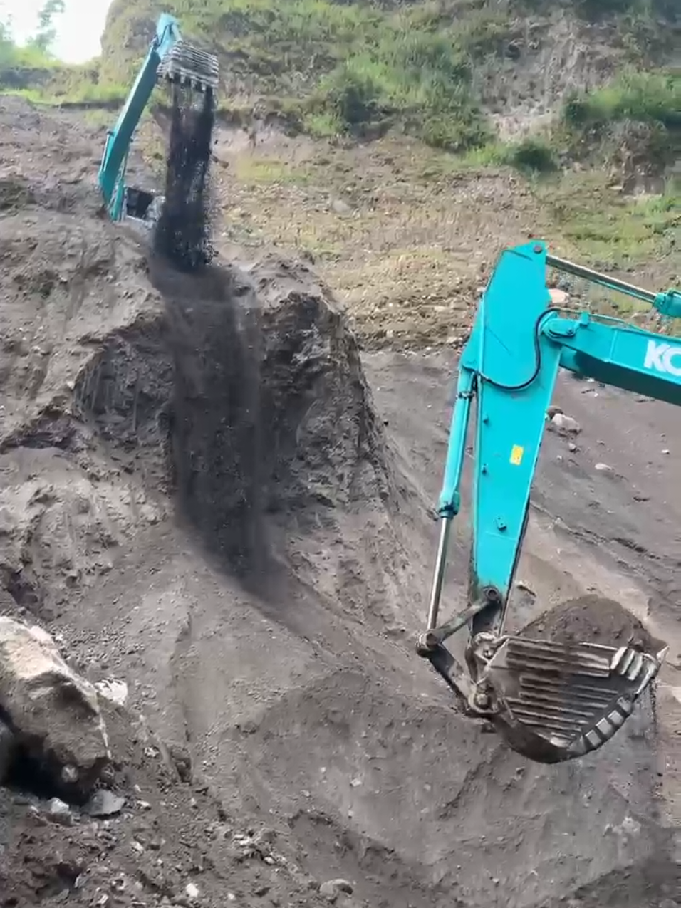 🙏 #klaten24jam #truckloading #ddmi #drivermaterial💪💪🙏🙏 #tambangilegal #truckmodifikasi #klaten 