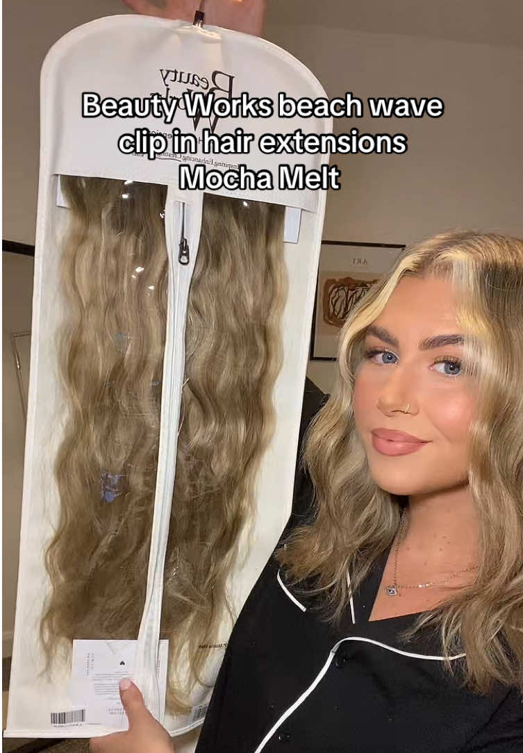 Beauty Works beach wave clip in hair extensions in the shade Mocha Melt. I looove them😍 #beautyworks #beautyworkshairextensions #clipinhairextensions #hairextensiontutorial #clipextensions 