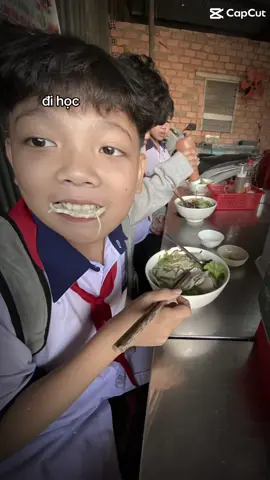 Gia Bảo Khi Về Nhà Và Gia Bảo Khi Ở trường🤓#xuhuong #7a8thcspt #thcsphuocthien #fyp 