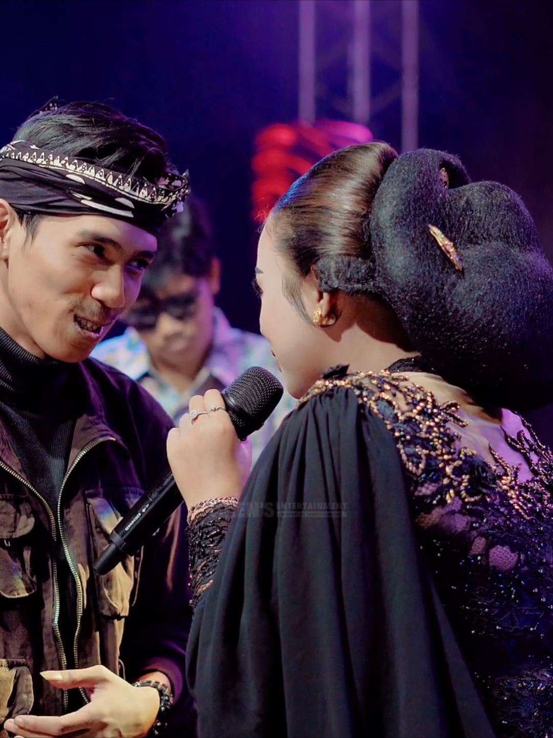 Cerito Loro - Niken Salindry Feat Arya Galih Full Video On Youtube Channel KOBAR PRAGITA MUSIK .  Support Partner By @nikens_entertainment  . #nikensalindry #nikensalindryterbaru #nikensentertainment #nikensmusicdigital #sanidynusantara #sanidylampung #kobarpragitamusik 